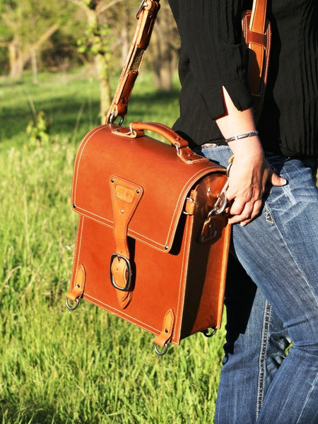 Full and Top Grain Leather Messenger Bag Lined with Full-grain Pigskin